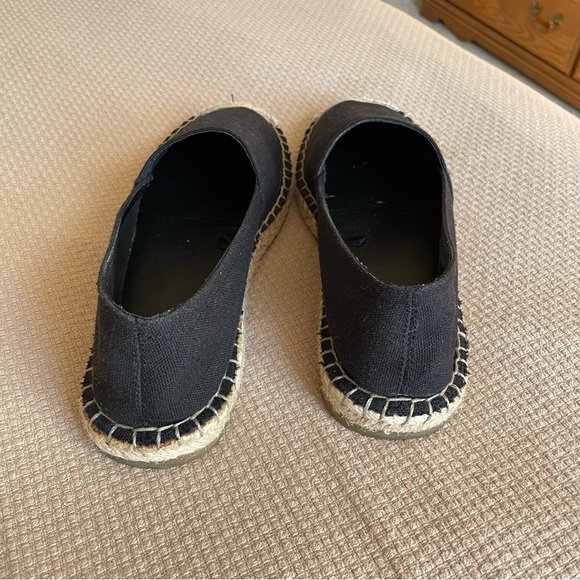 uo canvas espadrilles - Picture 3 of 6